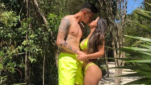 La pareja de Raúl Gudiño se retrató en el Estadio Akron