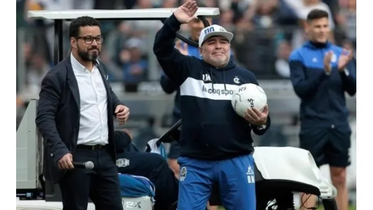 Diego Maradona, DT de Gimnasia