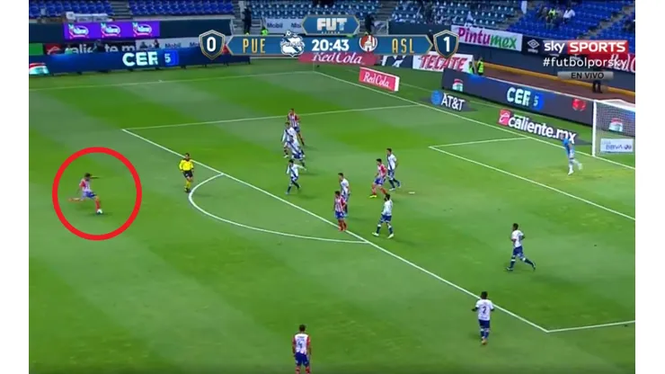 Junior Benítez remató desde fuera del área para marcar un verdadero golazo