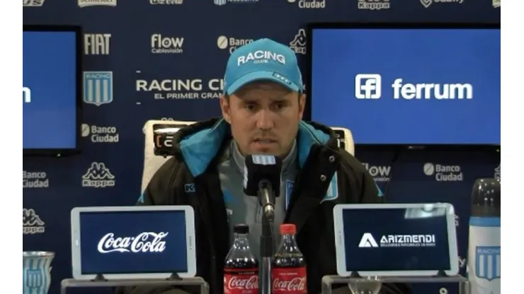 Eduardo Coudet en conferencia de prensa.