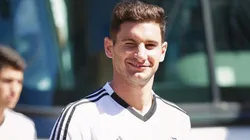 Alario hizo de modelo en Instagram y los jugadores de la selección le comentaron de todo