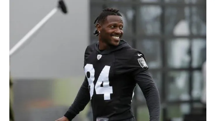 Antonio Brown posteó un vídeo y siguió provocando a la gente en las redes sociales