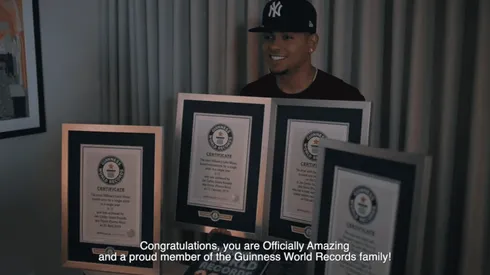 Sigue haciendo historia: Ozuna recibe cuatro récords Guinness