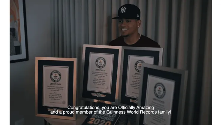Sigue haciendo historia: Ozuna recibe cuatro récords Guinness