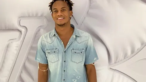 Carrillo juega en el Al-Hilal de Arabia.