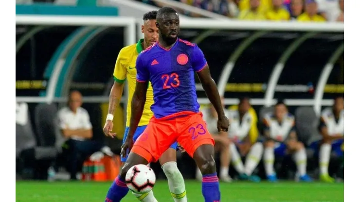 Dávinson Sánchez regresó al Tottenham con un problema en su tobillo