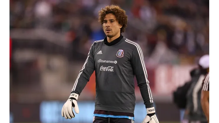 Guillermo Ochoa aseguró que aficionados de todos los equipos lo paran para tomarse una foto