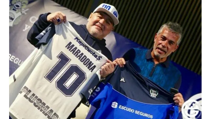 El presidente de Gimnasia habló del refuerzo que le quieren regalar a Maradona