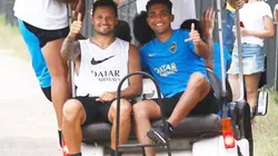 Dos jugadores de Boca le robaron el celular a Zárate para sacarse una selfie y él los escrachó