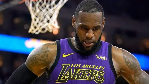 La temporada no ha empezado y ya LeBron James tuvo su primera gran derrota