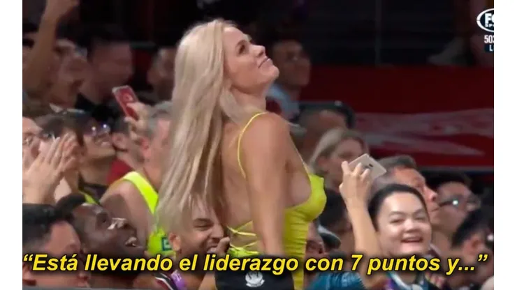 Video: estaba relatando, pero vio a una brasilera en la tribuna y se quedó sin palabras