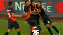 Perú aguantó a Brasil y lo ganó sobre el final de un cabezazo de Abram