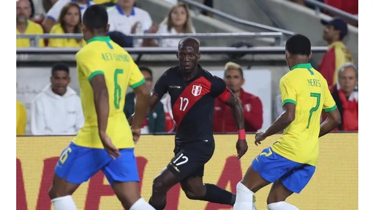 Advíncula fue por primera vez capitán desde el inicio contra Ecuador el jueves pasado.