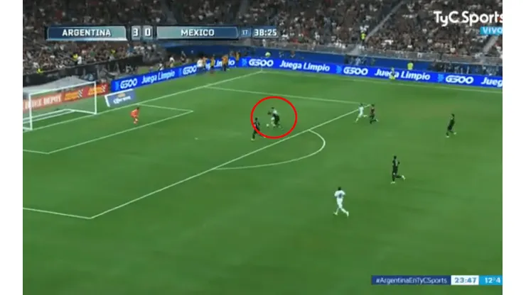 Hat-trick en 38': Lautaro Martínez buscó, aprovechó un regalo y anotó el 4-0