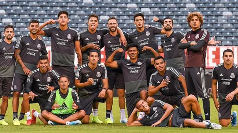 ¡El vestuario de México hipnotizado con WhatsApp!