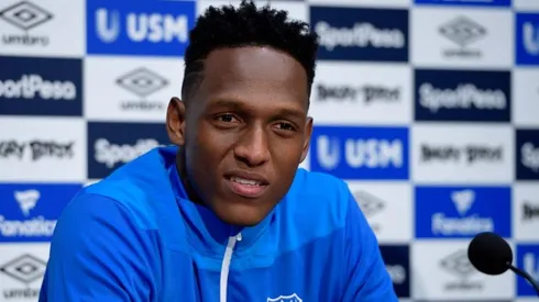 ¡Pobre Yerry! La millonaria multa que tendrá que pagar el defensa colombiano en Inglaterra