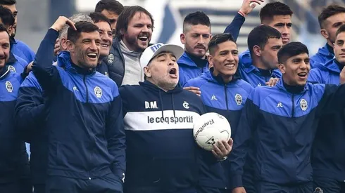 Diego Maradona junto a su nuevo grupo.