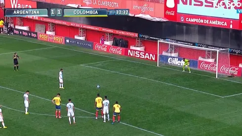 Monito Superstar: de penal, Vargas dio vuelta el partido para Argentina