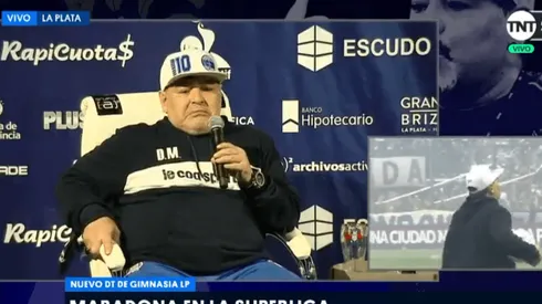 Maradona se hizo un tiempo para hablar de Messi: "Yo agarré al mejor, se los pasaba de a cinco"