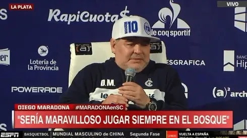 En plena conferencia de prensa, Maradona se quebró hablando de Caniggia