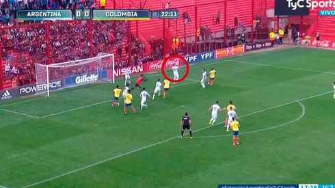 Ponce se la desvió al arquero y Argentina le dejó servido el primer gol a Colombia