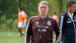Gerardo Martino en la última práctica del equipo. (Foto: Twitter @miseleccionmx)