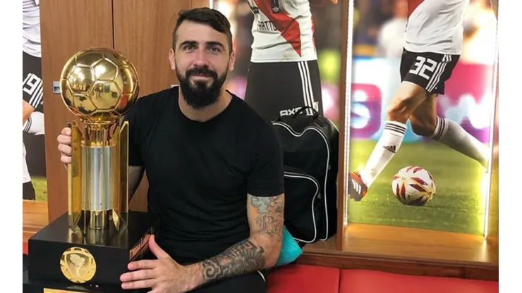 ¡Grande, Oso! Lucas Pratto ya tiene una tribuna con su nombre