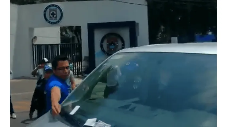 Locura total: en La Noria hasta tiraron billetes a modo de protesta