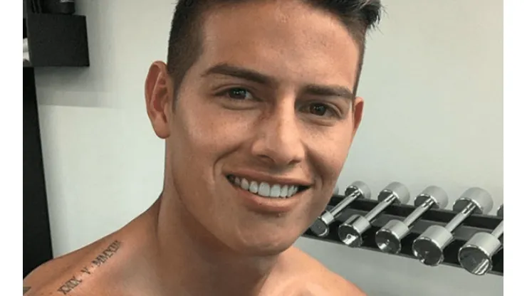 Desde el gimnasio, James Rodríguez subió una de esas fotos que a ellas las vuelve locas