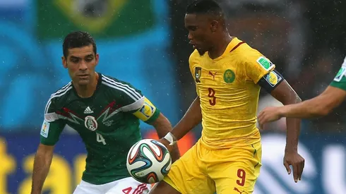 Rafa Márquez también saludó a Eto´o tras el retiro