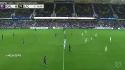 Saque del medio y gol de Nani para Orlando City.