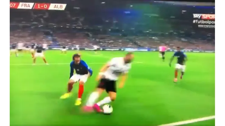 En Albania también juegan: Keidi Bare bailó a Griezmann y le tiró un caño a Lemar