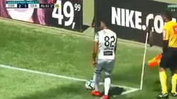 Vio al arquero adelantado en un córner, le pegó de tres dedos ¡y clavó un golazo olímpico!