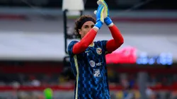 Ochoa subió una foto de su hijo con la playera del América... ¡y es igual a él!