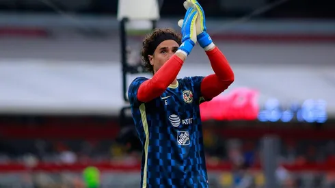 Ochoa subió una foto de su hijo con la playera del América... ¡y es igual a él!