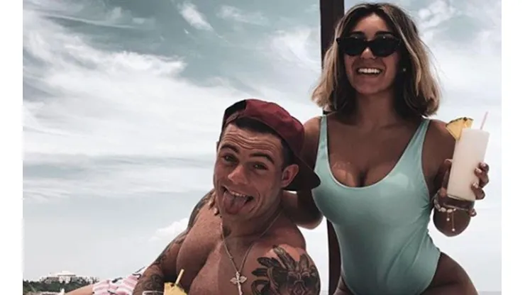 A la novia de Nández le dijeron que el jugador se fue de Boca por su culpa y ella respondió