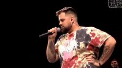 FMS Internacional: Papo llegó "en p..." a Valencia y metió tremendo minuto de presentación