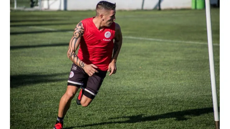 Ricardo Centurión entrenando en Atlético San Luis.