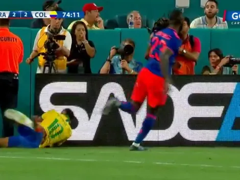 Neymar fue empujado por Davinson Sánchez y se rompió todo contra los carteles de publicidad