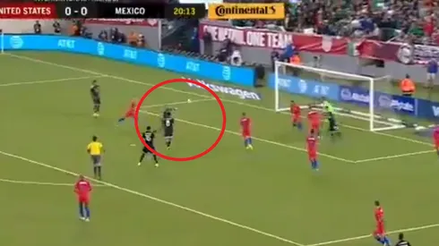 Chicharito Hernández finalizó una hermosa jugada de Tecatito Corona para que México se ponga en ventaja