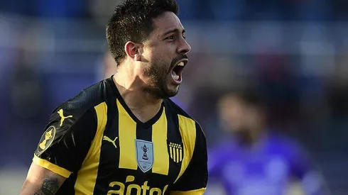 Ramón Arias con la camiseta de Peñarol.