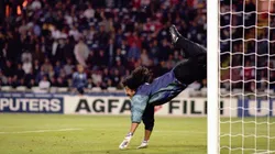 El mundo del fútbol celebra 24 años del 'Escorpión' de René Higuita