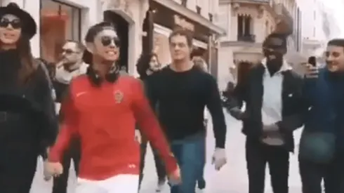 Video: se vistieron de Cristiano Ronaldo y Georgina Rodríguez ¡y todos les pedían fotos!