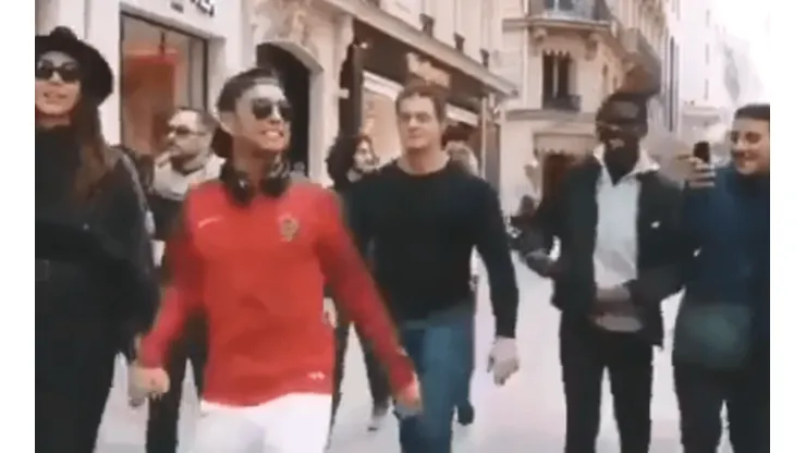 Video: se vistieron de Cristiano Ronaldo y Georgina Rodríguez ¡y todos les pedían fotos!