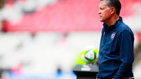 Polémica: un periodista anunció en Twitter la renuncia de Peláez y después se retractó