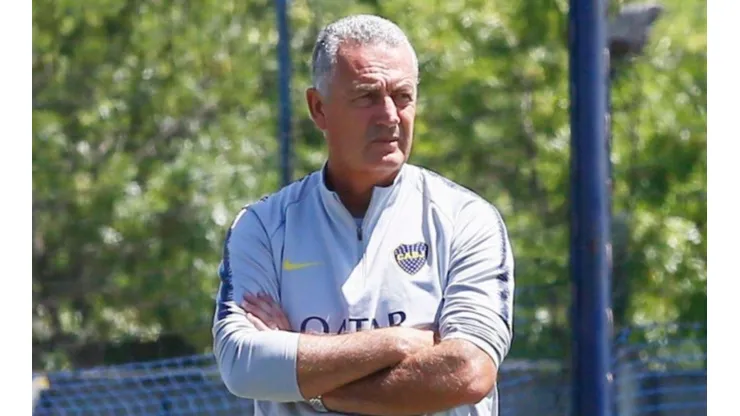 Alfaro lo tendría decidido: Boca no va a incorporar a nadie más