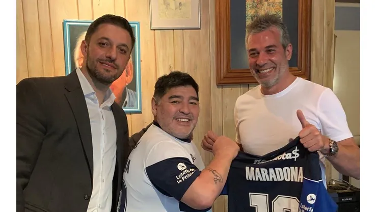 Vuelve Diego, sonríe el fútbol argentino: Maradona es nuevo entrenador de Gimnasia de La Plata