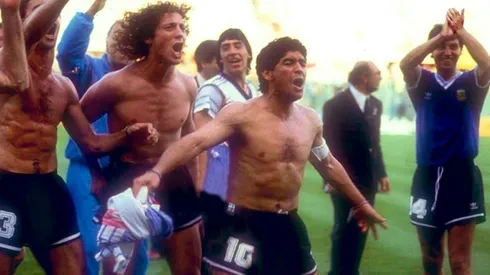 Troglio le mete presión a Maradona con dos fotos: "No lo dudes"