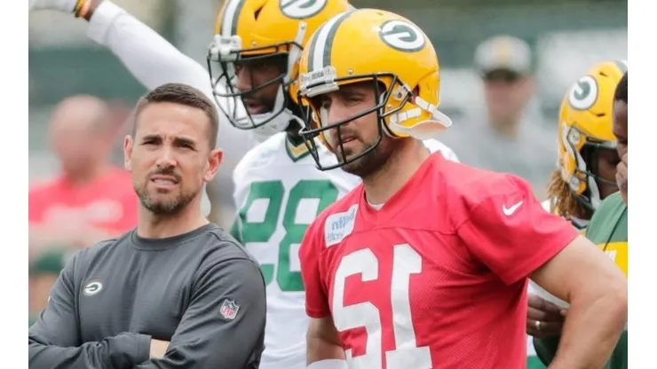 El entrenador de los Packers se hartó de las preguntas sobre Aaron Rodgers y le pegó a la prensa