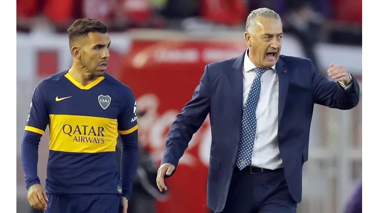 Confirman que habrá una charla entre Gustavo Alfaro y Carlos Tevez